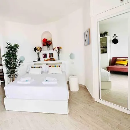 Mirador Paraiso: Superb Sea View Apartment