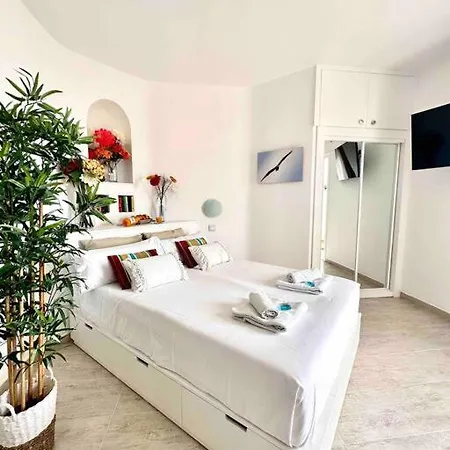Mirador Paraiso: Superb Sea View Apartment *